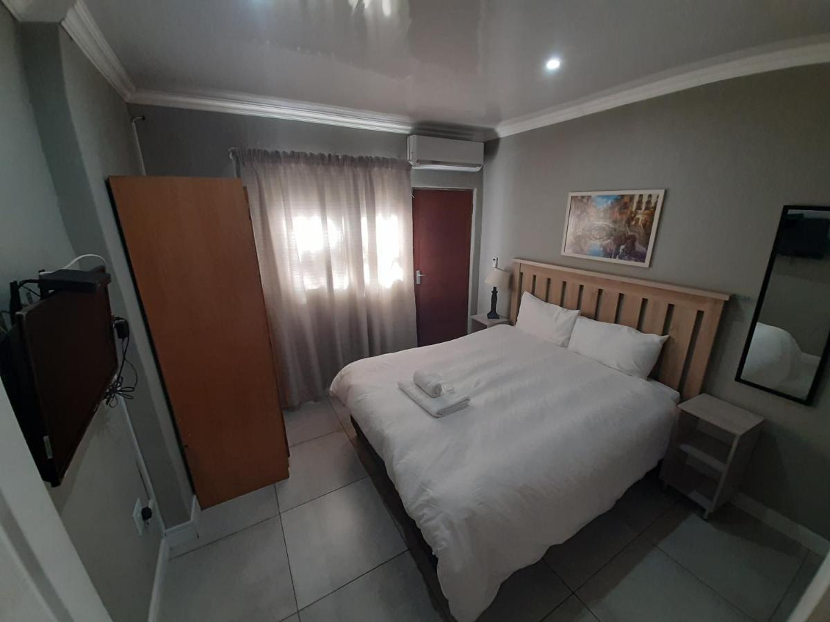 Lux Rooms On 37 بلومفونتين المظهر الخارجي الصورة